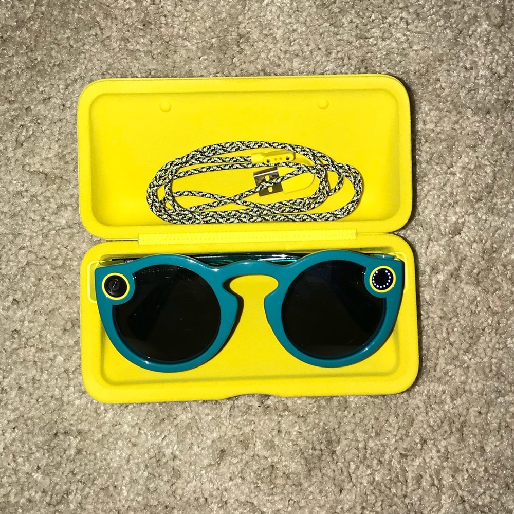 SOLD Snapchat spectacles